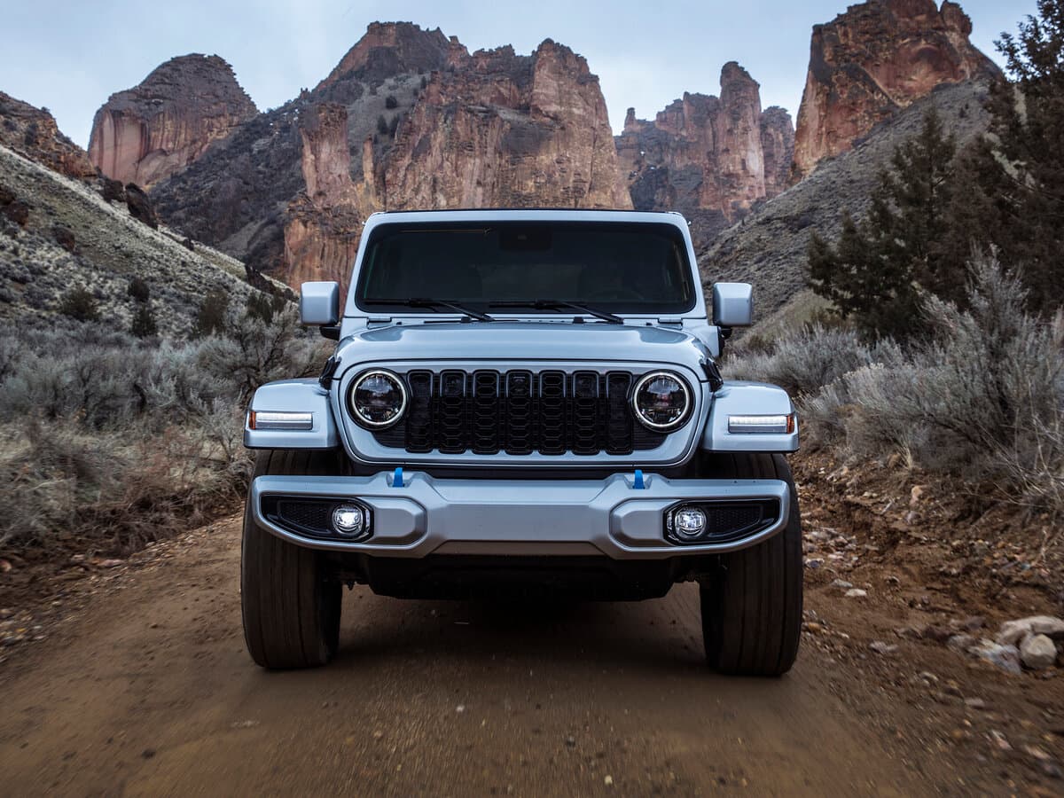 Jeep Wrangler IV (JL) Restayling — Öndən