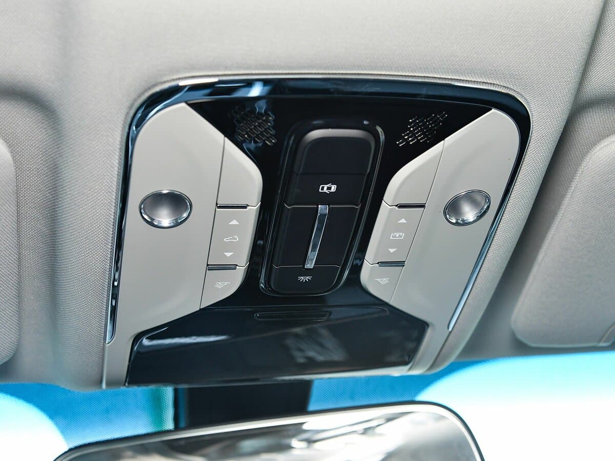 Jetour X70 I — Salon, öndən