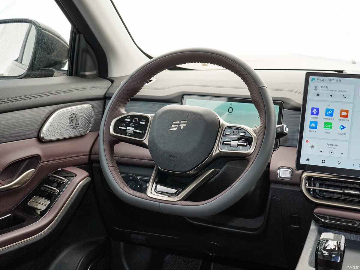 Jetour X90 Pro I — Sükan