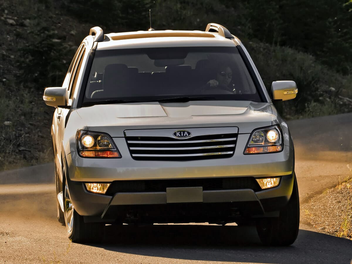 Kia Borrego I — Öndən