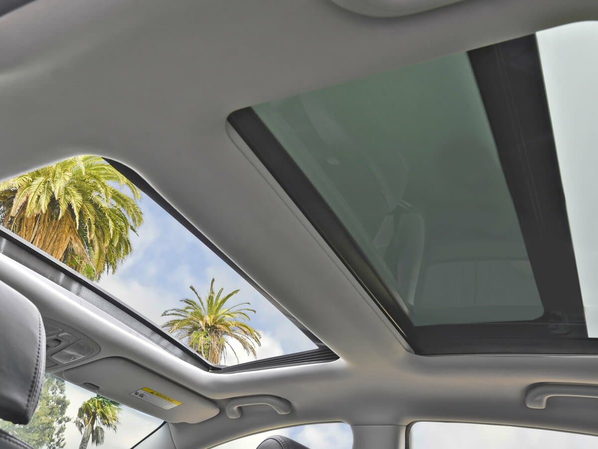 Kia Cadenza I Restayling — Salon, arxadan