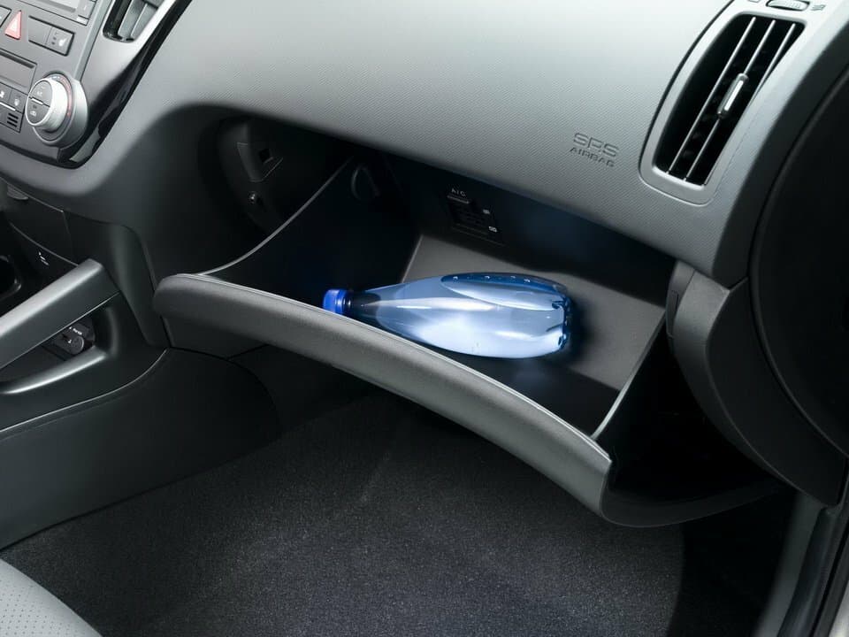 Kia Ceed I Restayling — Salon, arxadan