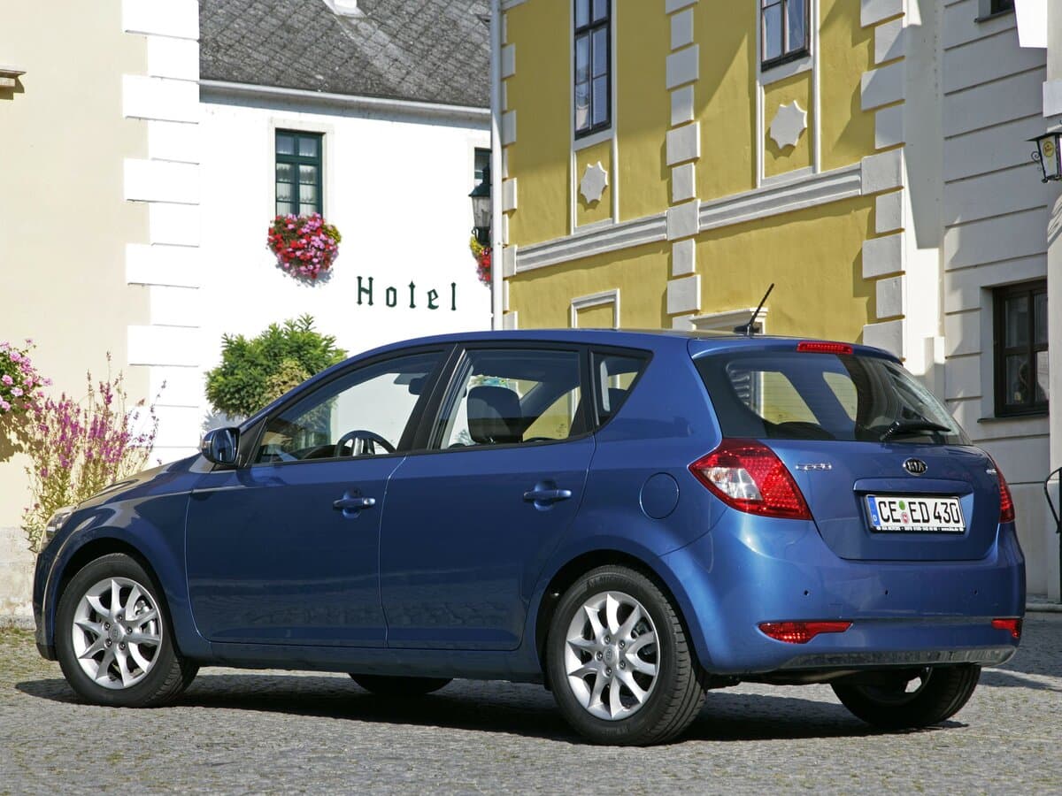 Kia Ceed I Restayling — 3/4 arxadan