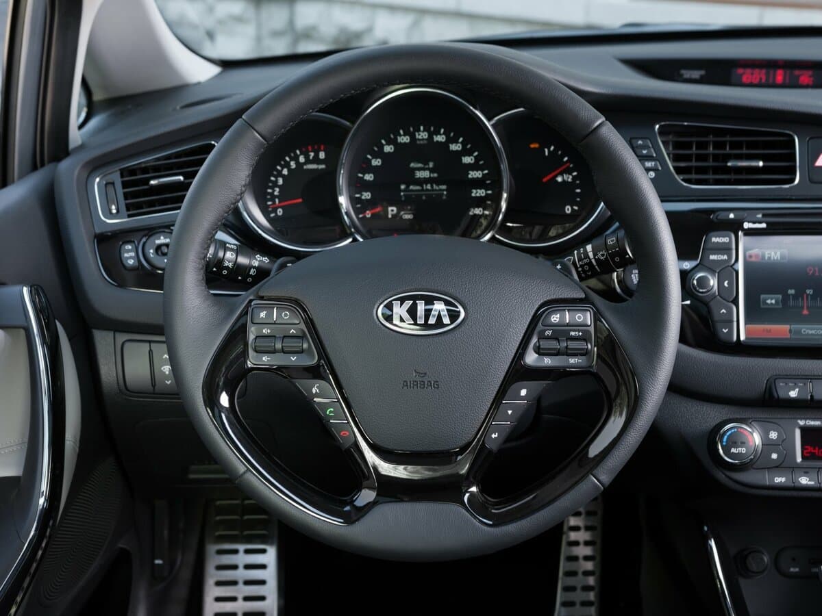 Kia Ceed II — Sükan