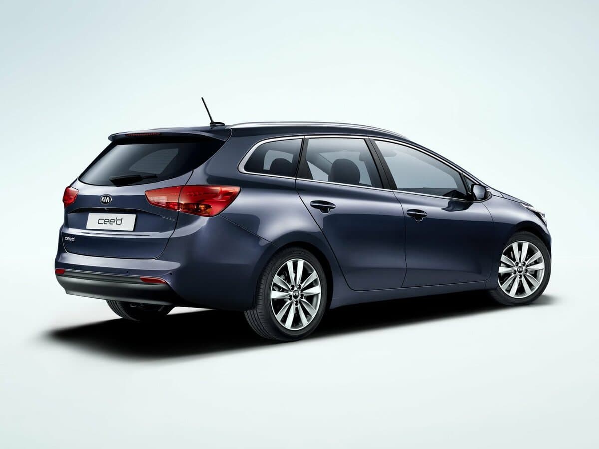 Kia Ceed II — 3/4 arxadan