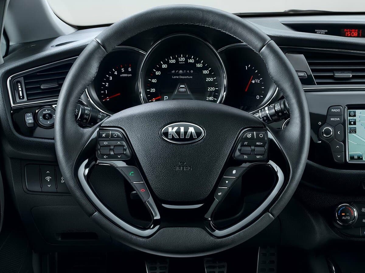 Kia Ceed II Restayling — Sükan