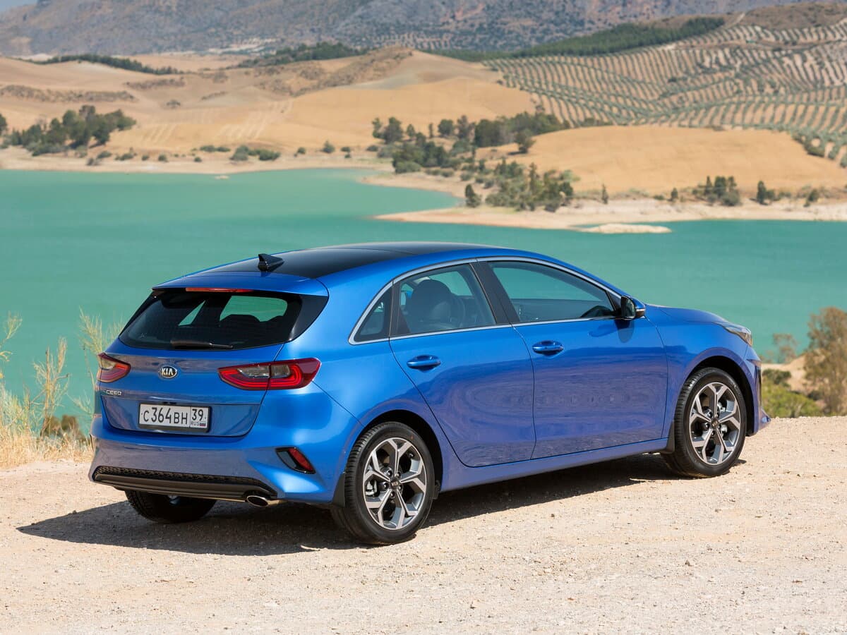 Kia Ceed III — 3/4 arxadan