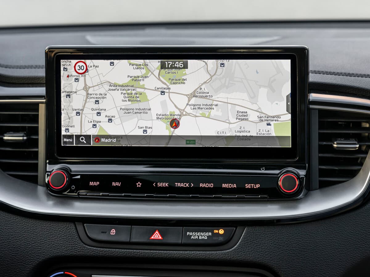 Kia Ceed III Restayling — Salon, arxadan