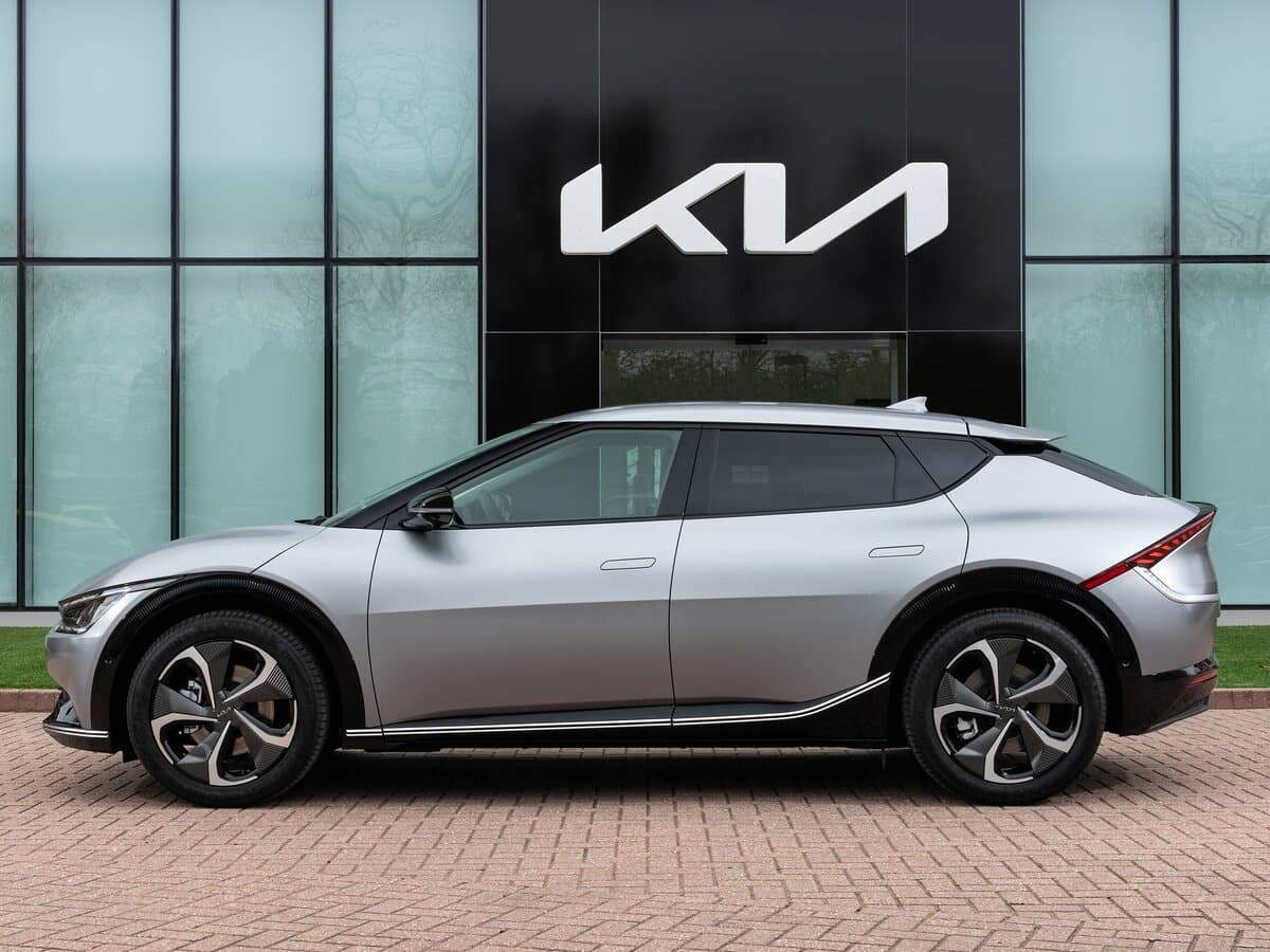 Kia EV6 I — Yandan