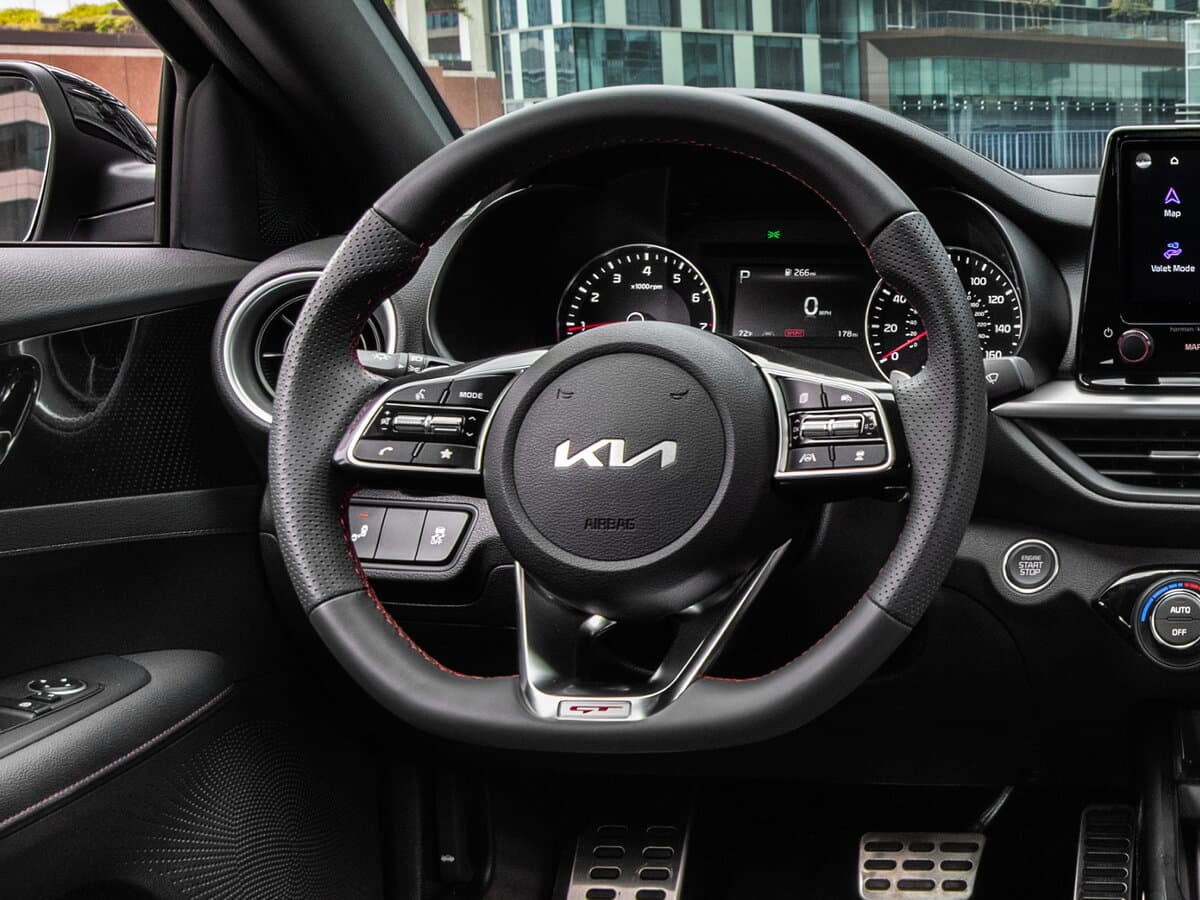 Kia Forte III Restayling — Sükan