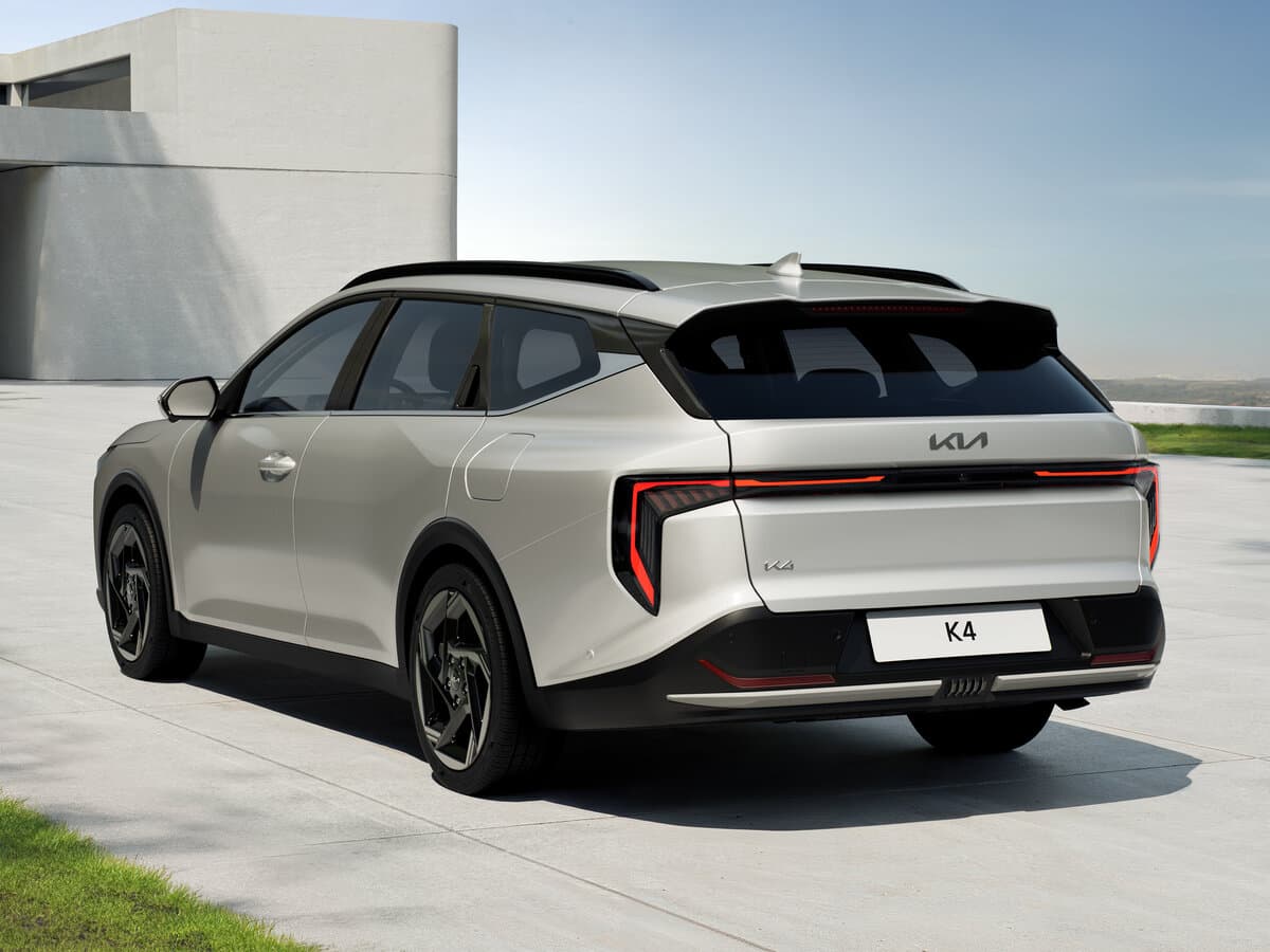 Kia K4 2024 – indiyədək — 3/4 arxadan