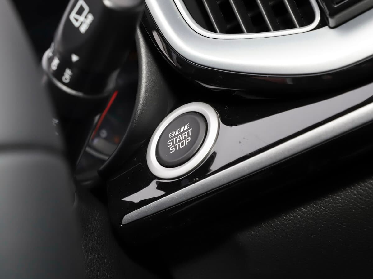 Kia KX1 2018 – indiyədək — Salon, öndən