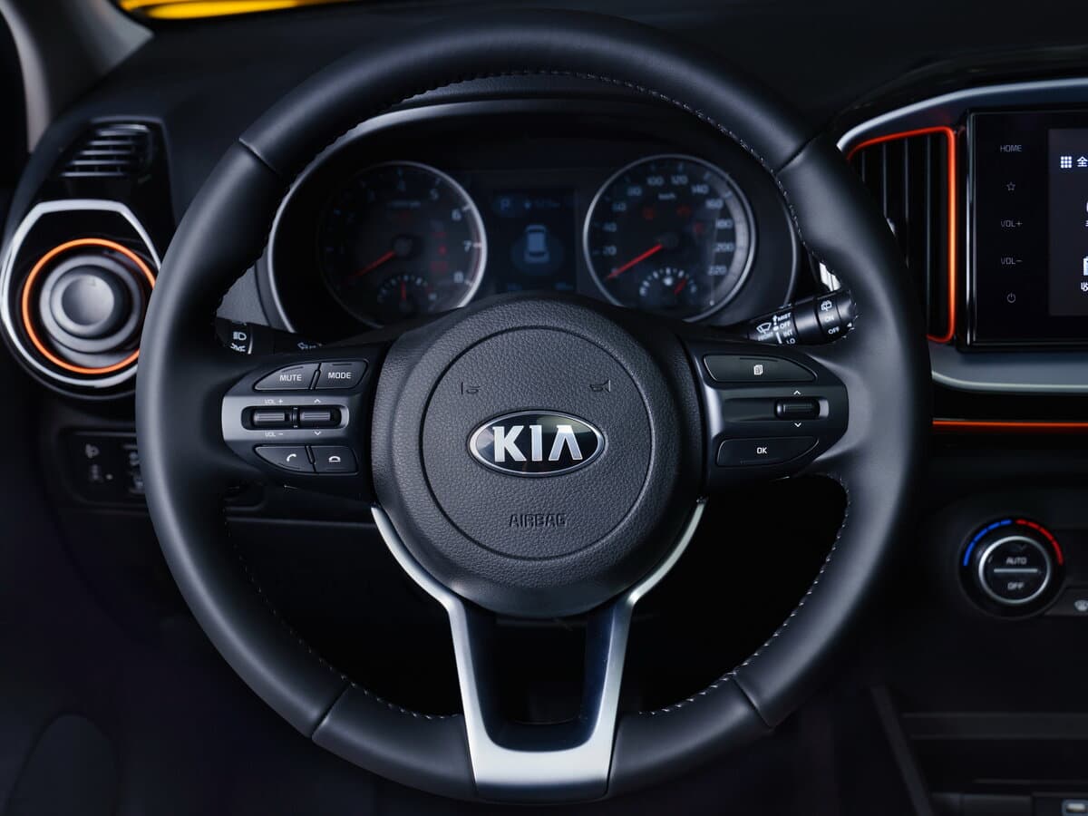 Kia KX1 2018 – indiyədək — Sükan