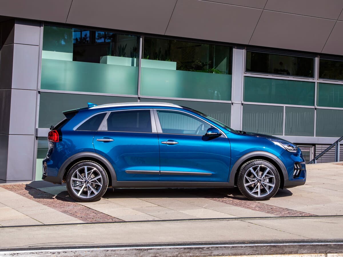 Kia Niro I Restayling — Yandan