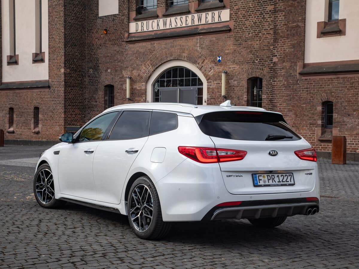 Kia Optima IV Restayling — 3/4 arxadan
