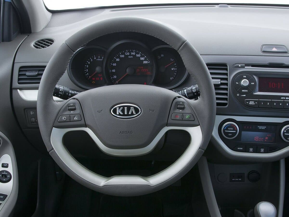 Kia Picanto II — Sükan