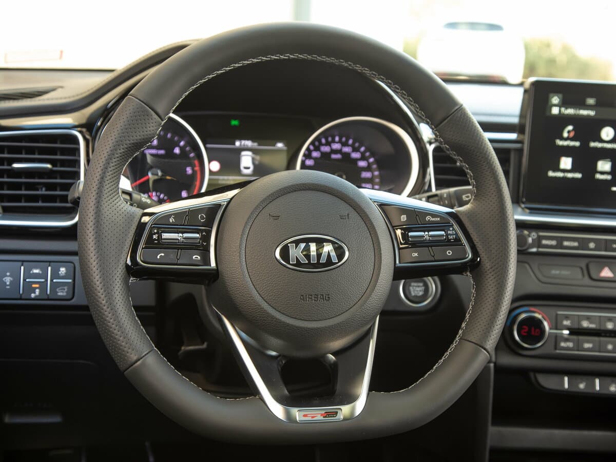 Kia Proceed I — Sükan