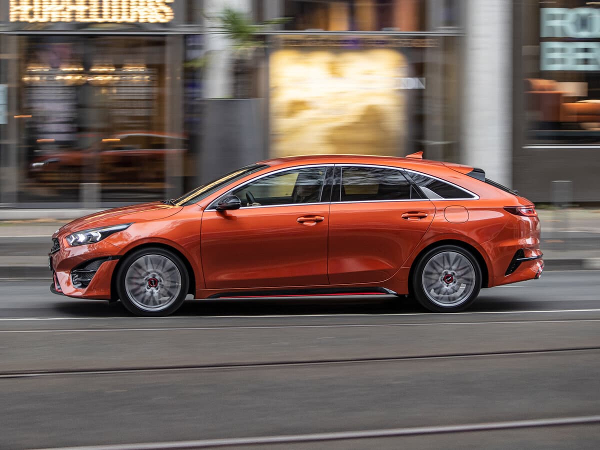 Kia Proceed I Restayling — Yandan