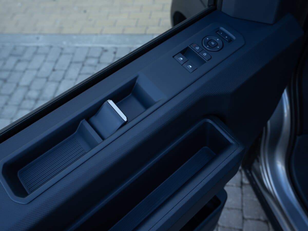 Kia PV5 2025 – indiyədək — Qapı