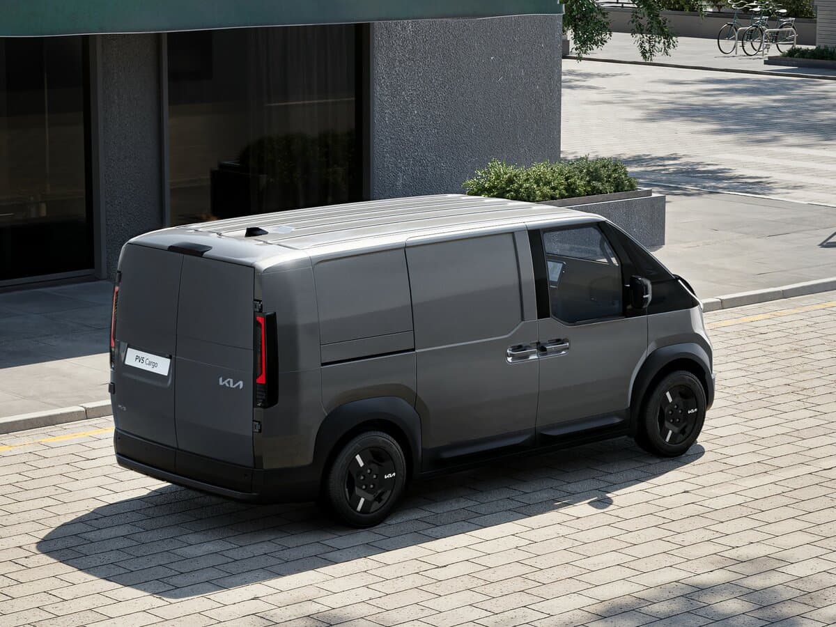 Kia PV5 2025 – indiyədək — 3/4 arxadan