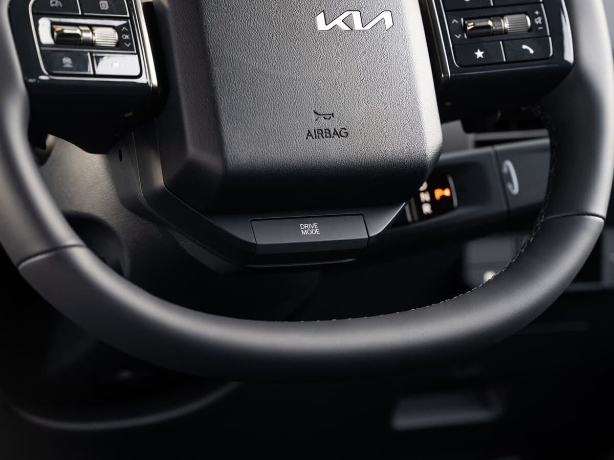 Kia PV5 2025 – indiyədək — Sükan