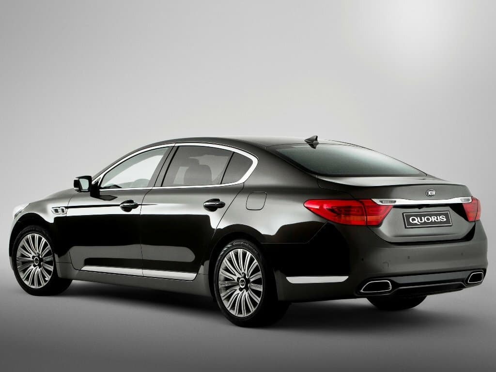 Kia Quoris I — 3/4 arxadan