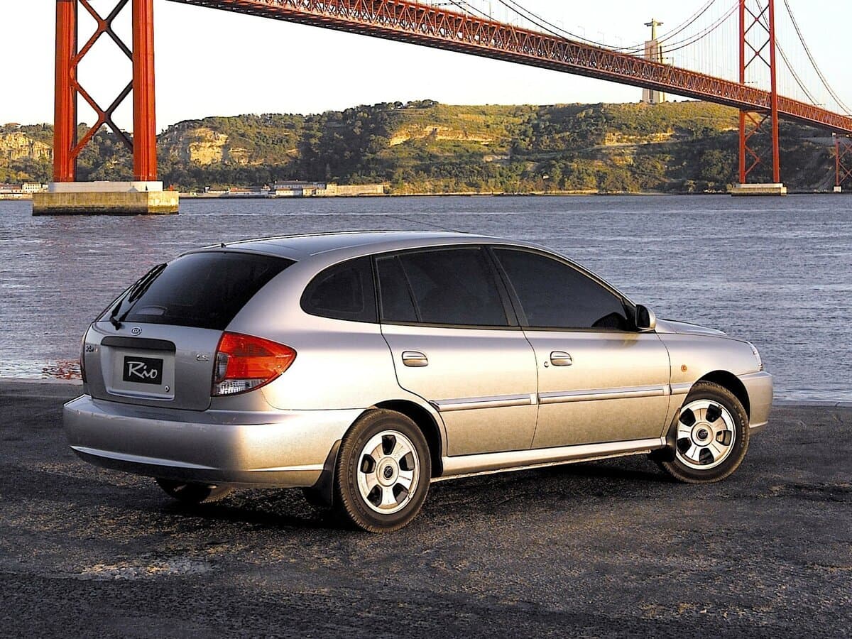 Kia Rio I Restayling — 3/4 arxadan