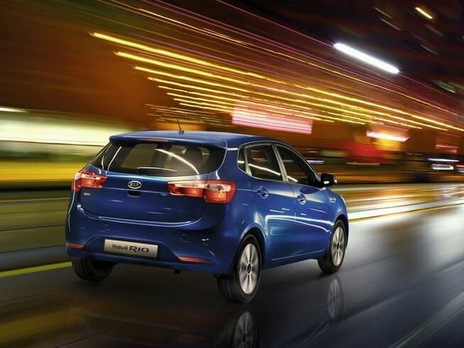 Kia Rio III — 3/4 arxadan