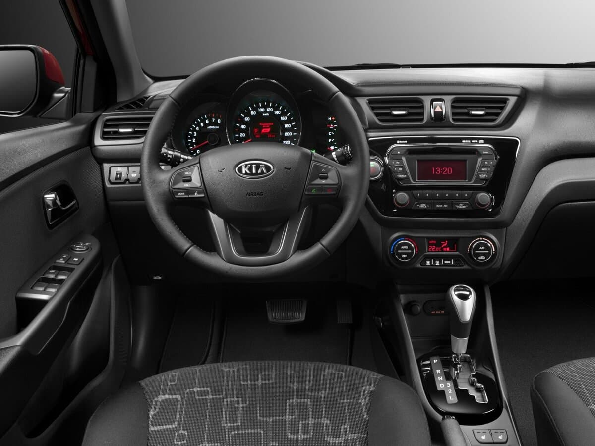 Kia Rio III — Sükan