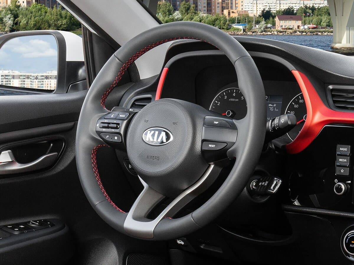 Kia Rio IV Restayling — Sükan