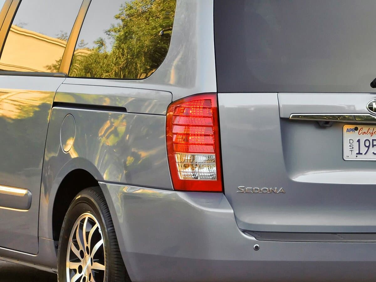 Kia Sedona II Restayling — Detal