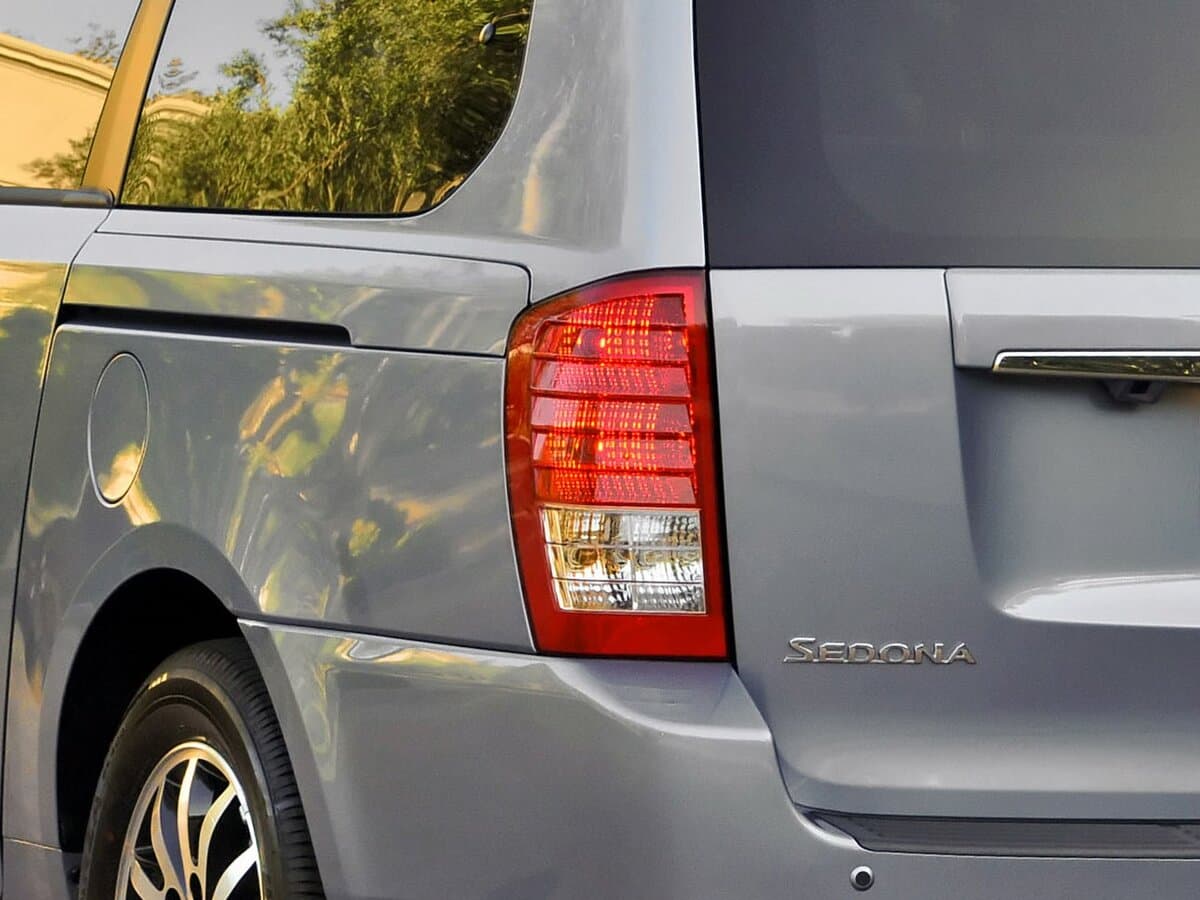 Kia Sedona II Restayling — Detal