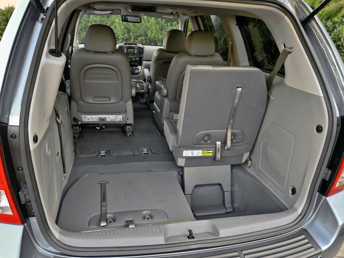 Kia Sedona II Restayling — Salon, öndən