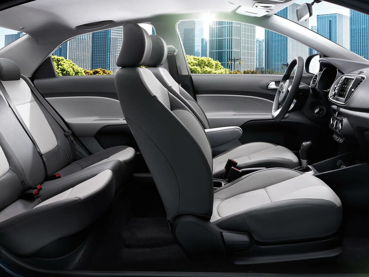 Kia Soluto 2019 – indiyədək — Salon, öndən