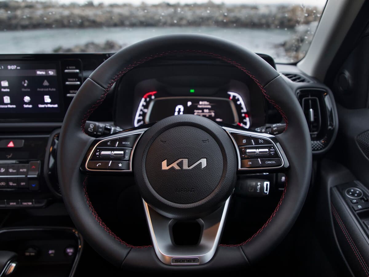 Kia Sonet I — Sükan