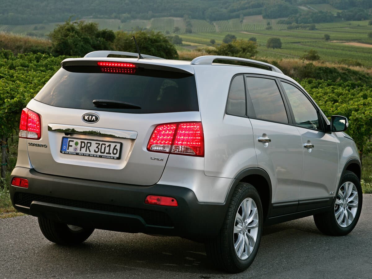 Kia Sorento II — 3/4 arxadan