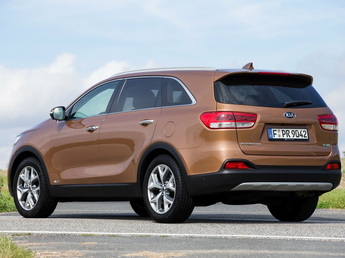 Kia Sorento III Prime — 3/4 arxadan
