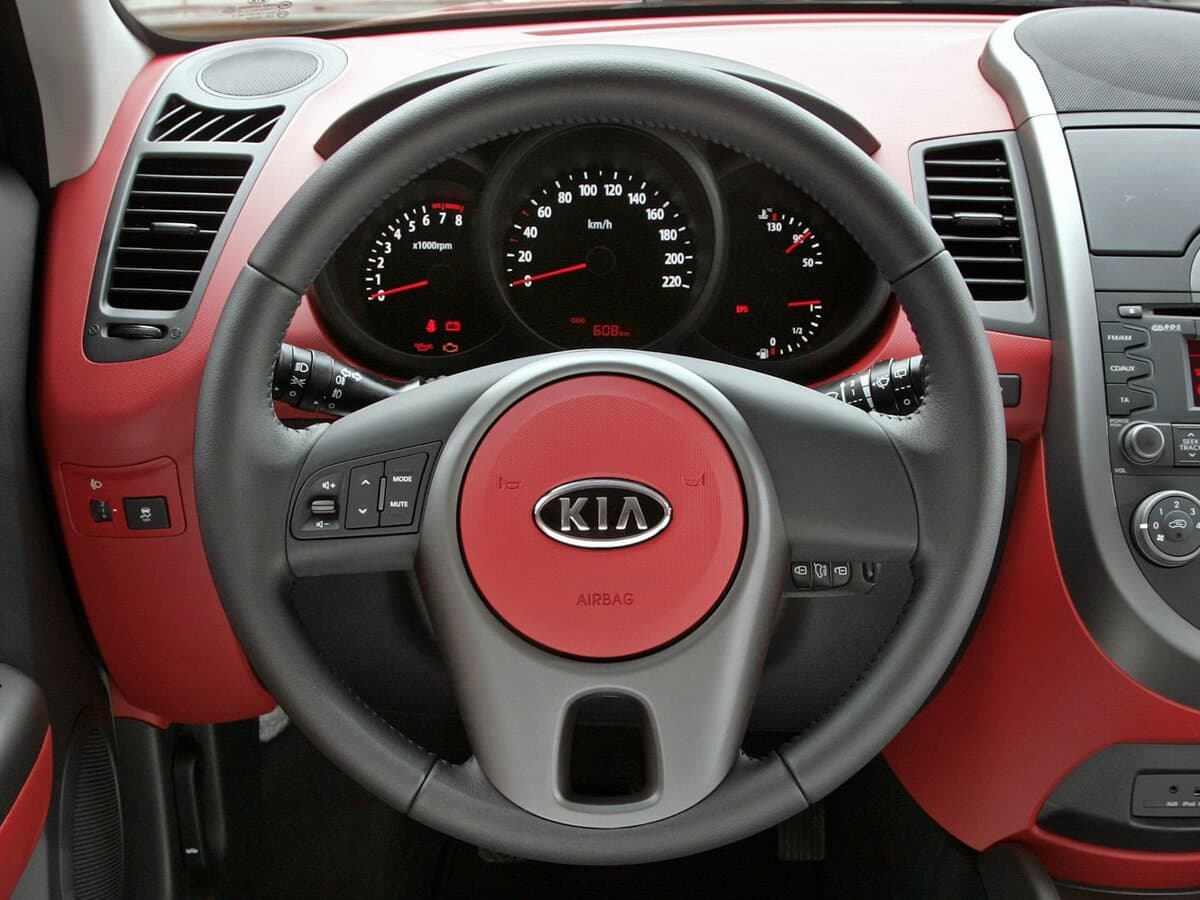Kia Soul I — Sükan