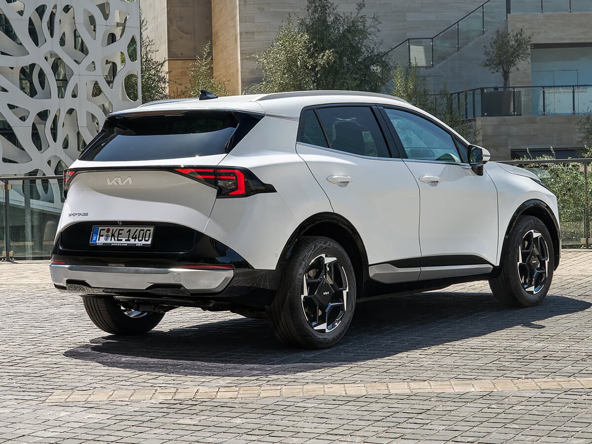 Kia Sportage V Restayling — 3/4 arxadan