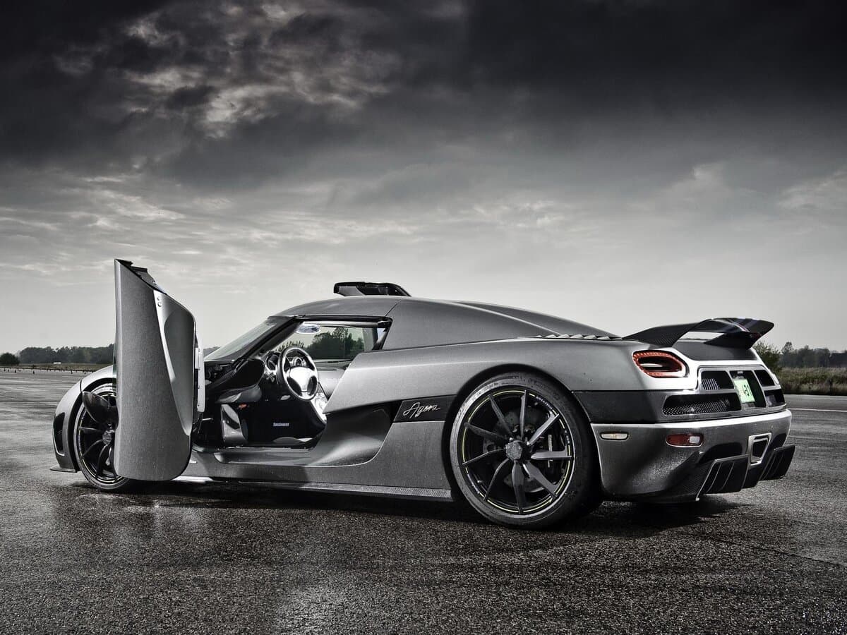 Koenigsegg Agera 2011 – 2018 — Salon, öndən