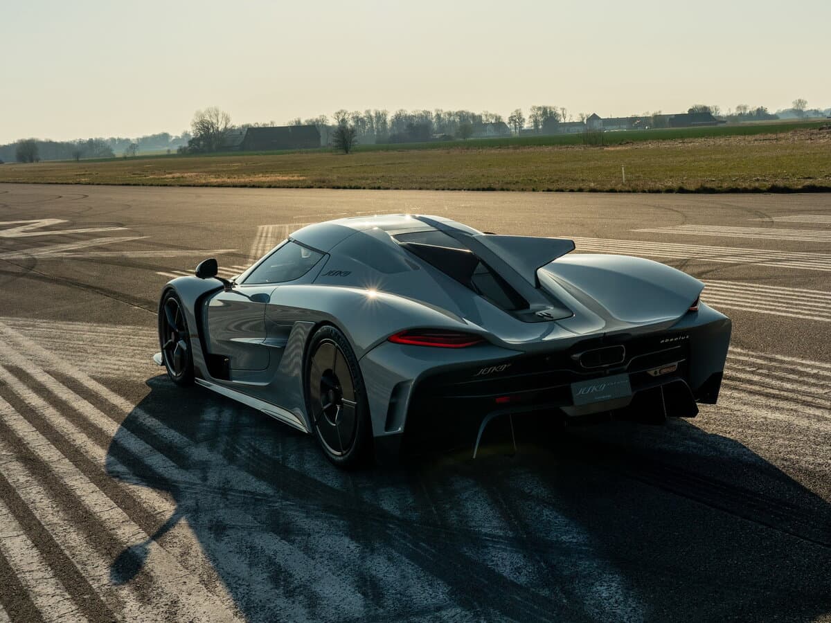 Koenigsegg Jesko 2021 – indiyədək — 3/4 arxadan