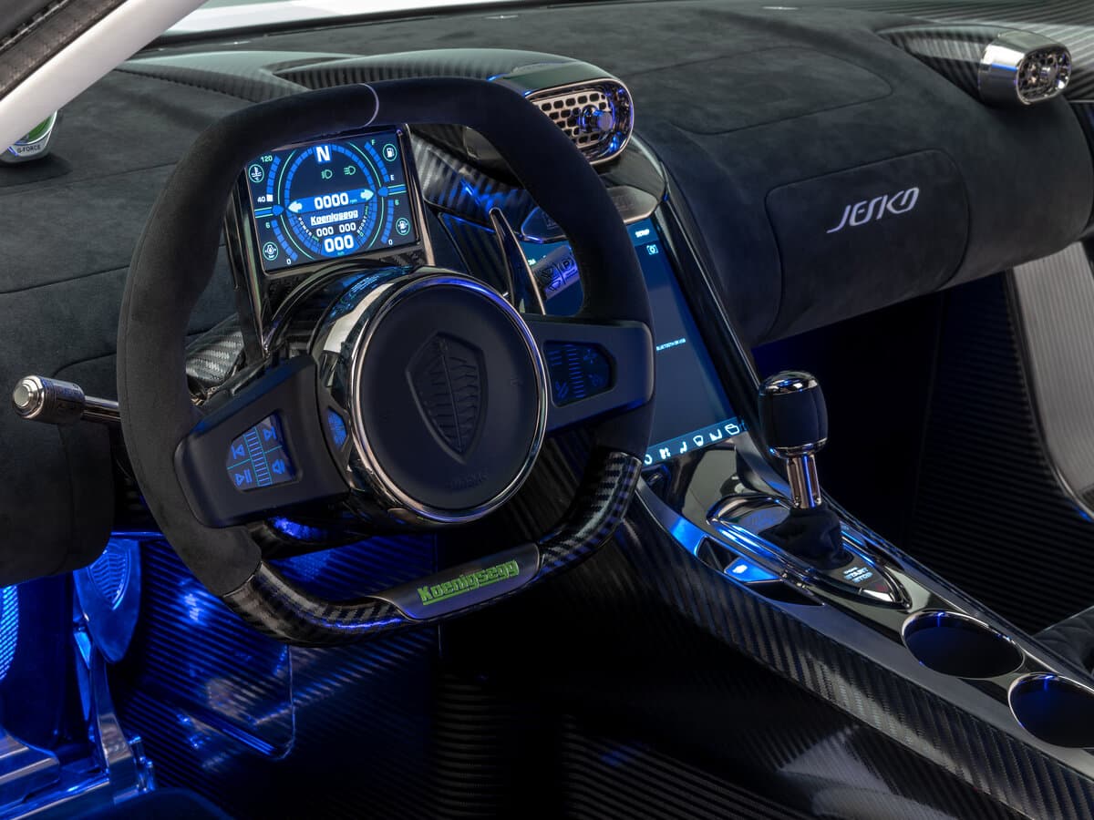 Koenigsegg Jesko 2021 – indiyədək — Sükan