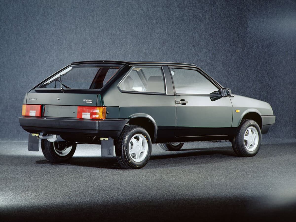 Lada (Vaz) 2108 1984 – 2005 — 3/4 arxadan