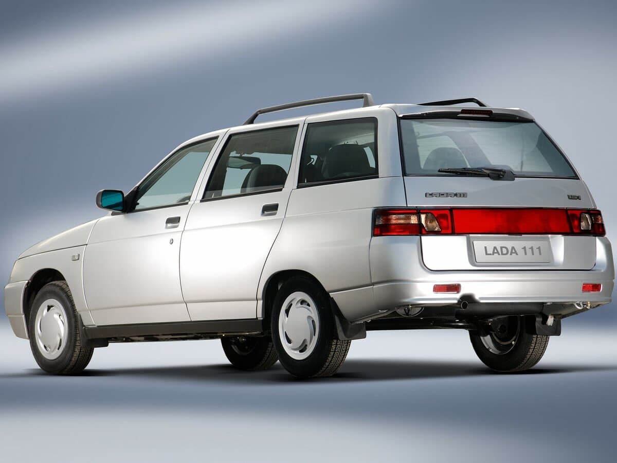 Lada (Vaz) 2111 1997 – 2014 — 3/4 arxadan