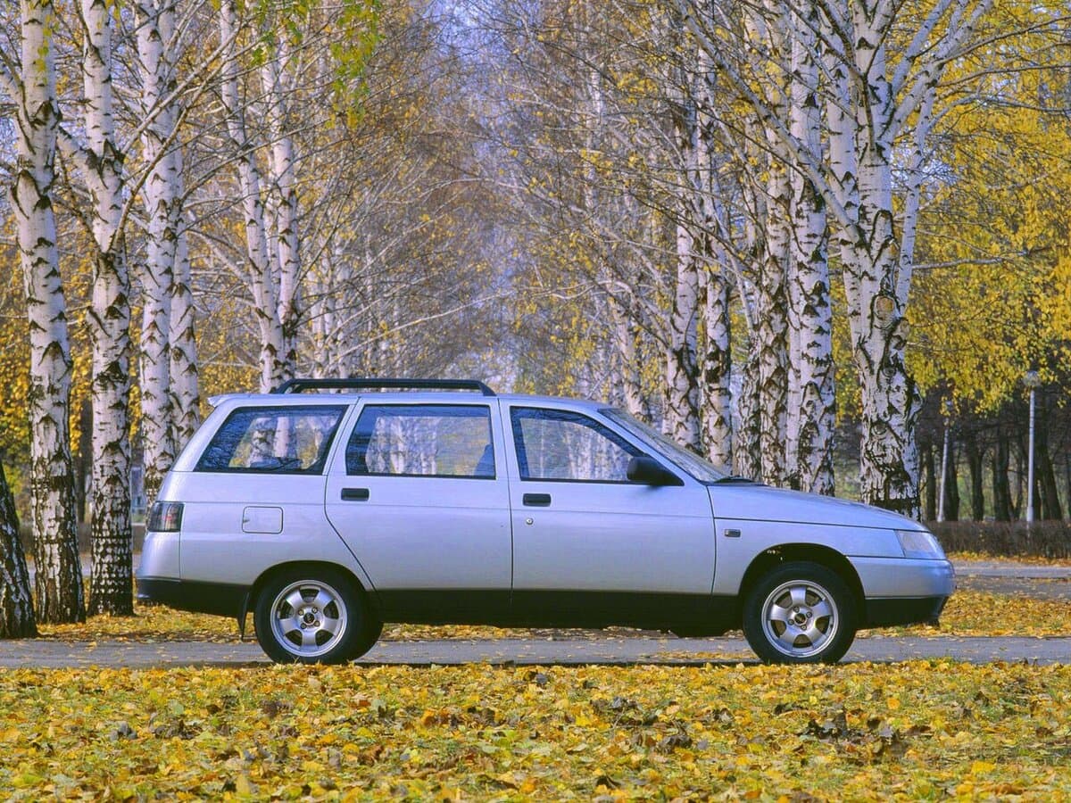 Lada (Vaz) 2111 1997 – 2014 — Yandan