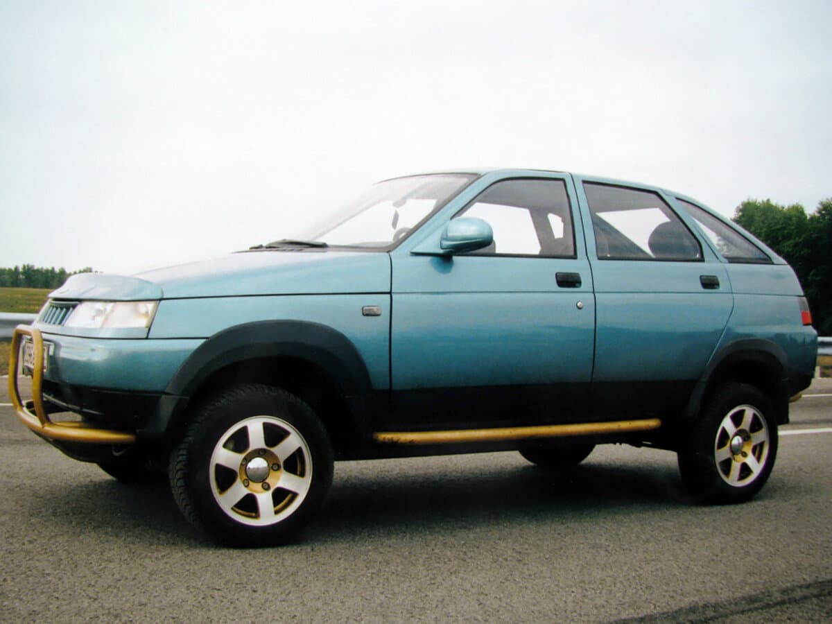 Lada (Vaz) 2112 1998 – 2009 — Əsas şəkil