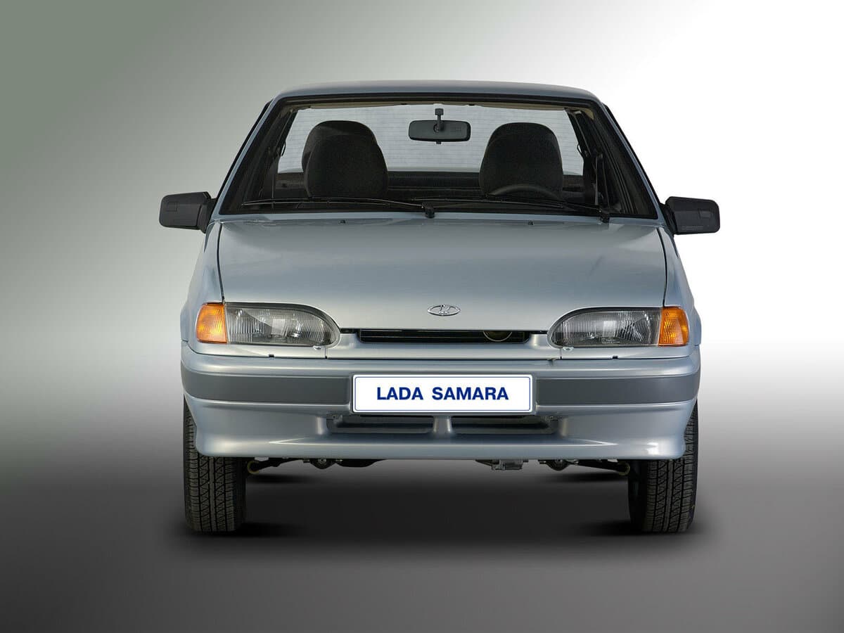 Lada (Vaz) 2115 1997 – 2012 — Öndən