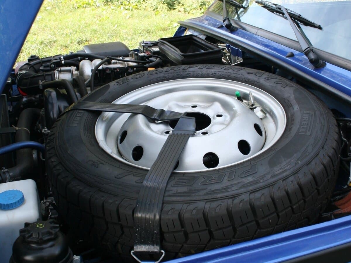 Lada (Vaz) 2131 (4x4) I — Salon, öndən