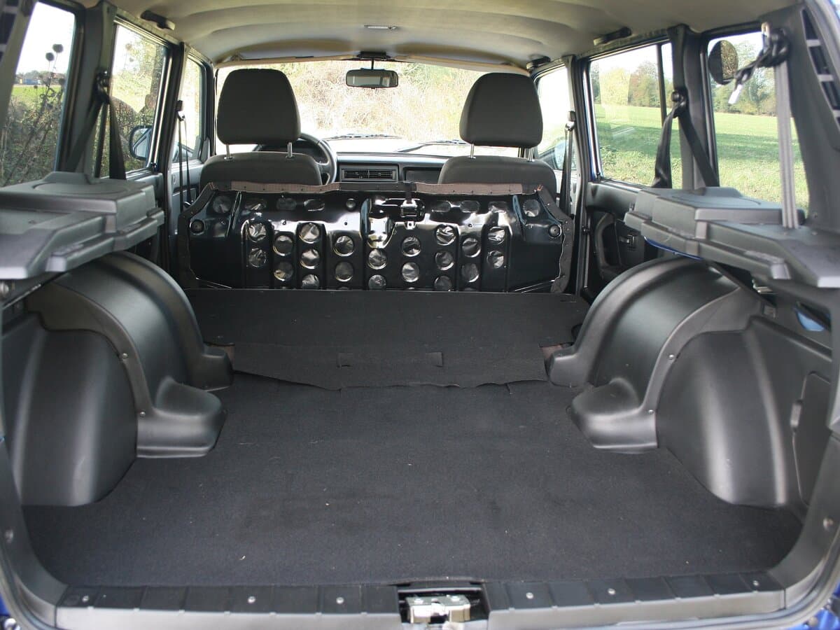 Lada (Vaz) 2131 (4x4) I — Salon, arxadan