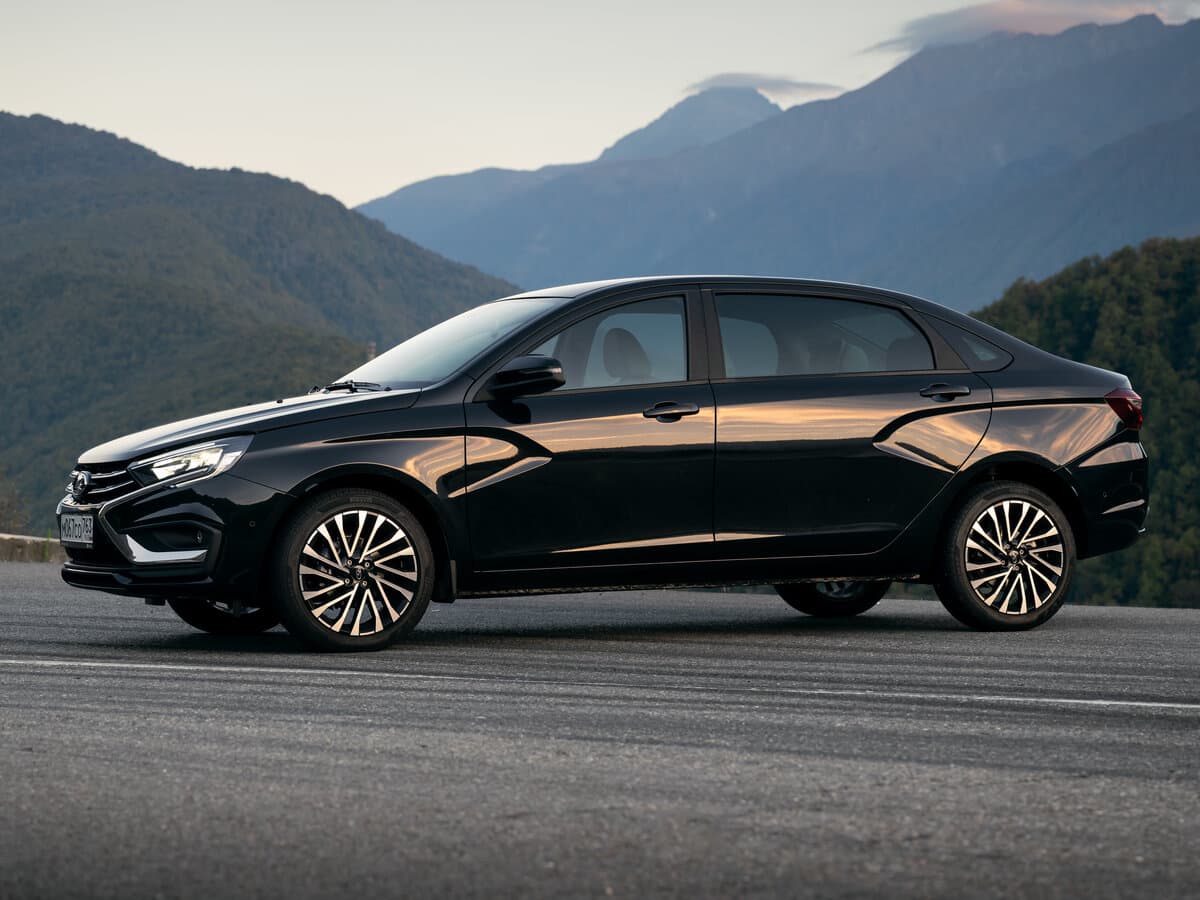 Lada (Vaz) Aura 2023 – indiyədək — Yandan